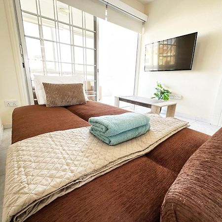 Serenity Sunrise Holiday Apt - 라르나카 외부 사진